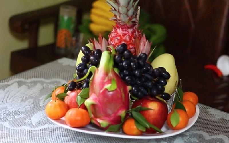 Mâm ngũ quả với đủ loại trái cây