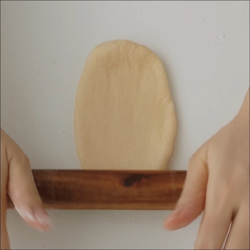 Bước 4 Tạo hình cho bánh Bánh mì hoa cúc không cần nhồi