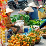 Văn mẫu lớp 9: Thuyết minh về một phiên chợ quê Việt Nam